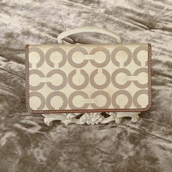 Coach Signature Checkbook Cover Tan & Bronze Pink Interior - Picture 2 of 7